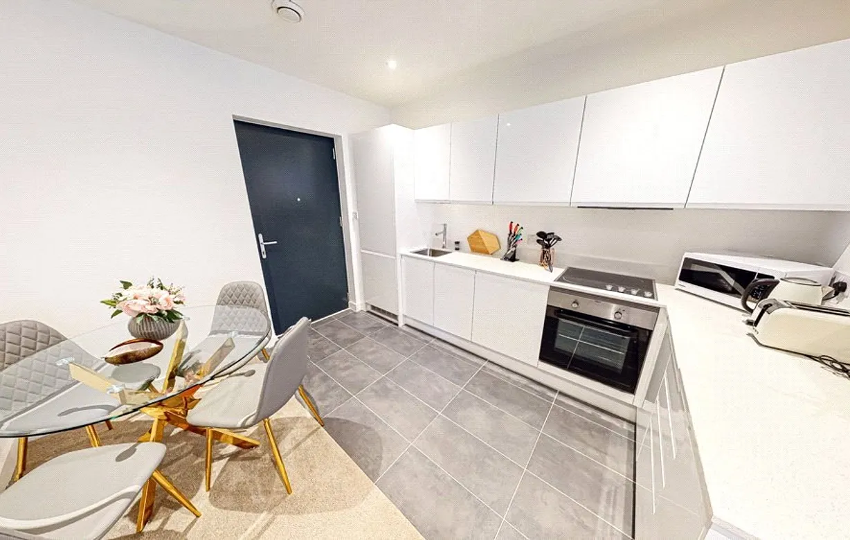 2 bedroom apartment to rent - Bentley Hurst