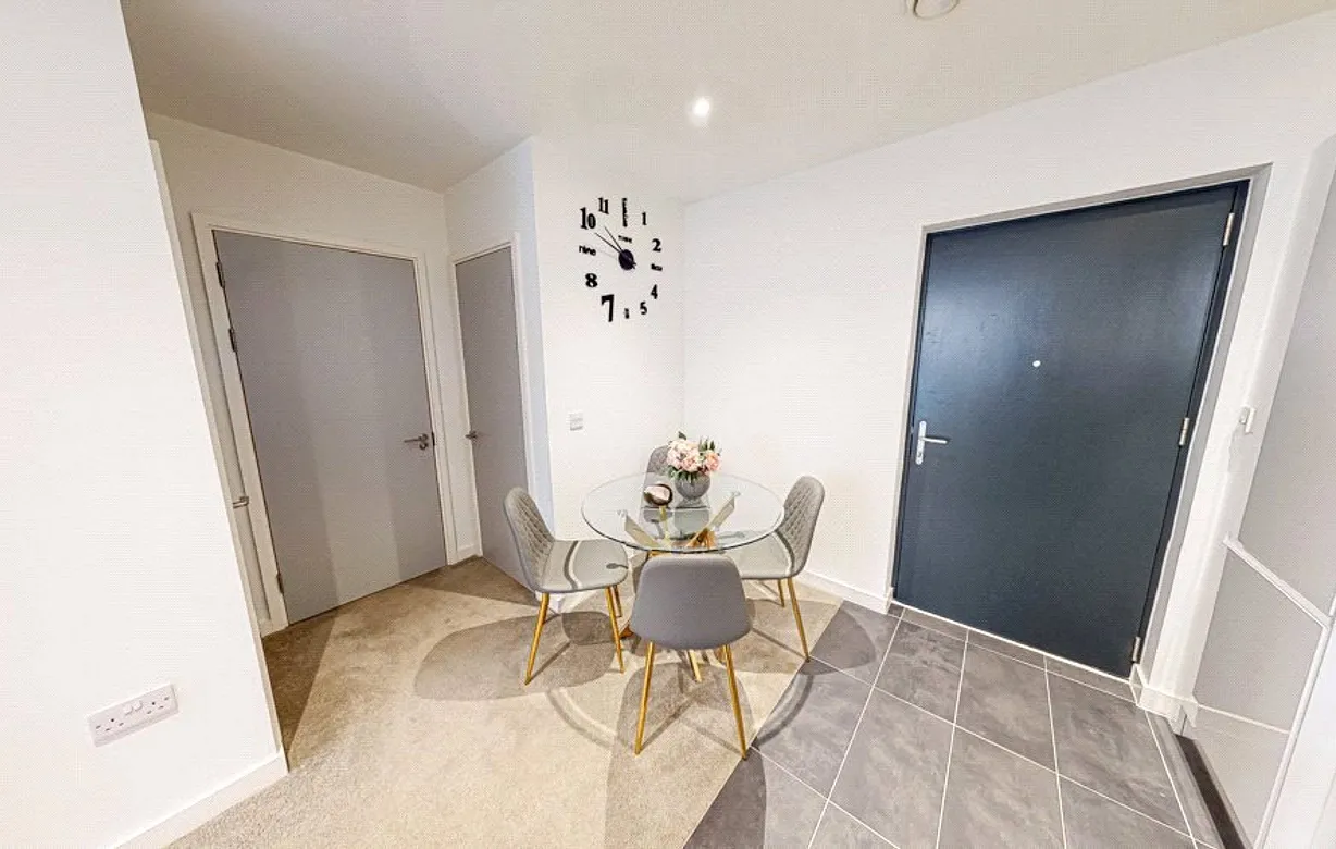 2 bedroom apartment to rent - Bentley Hurst