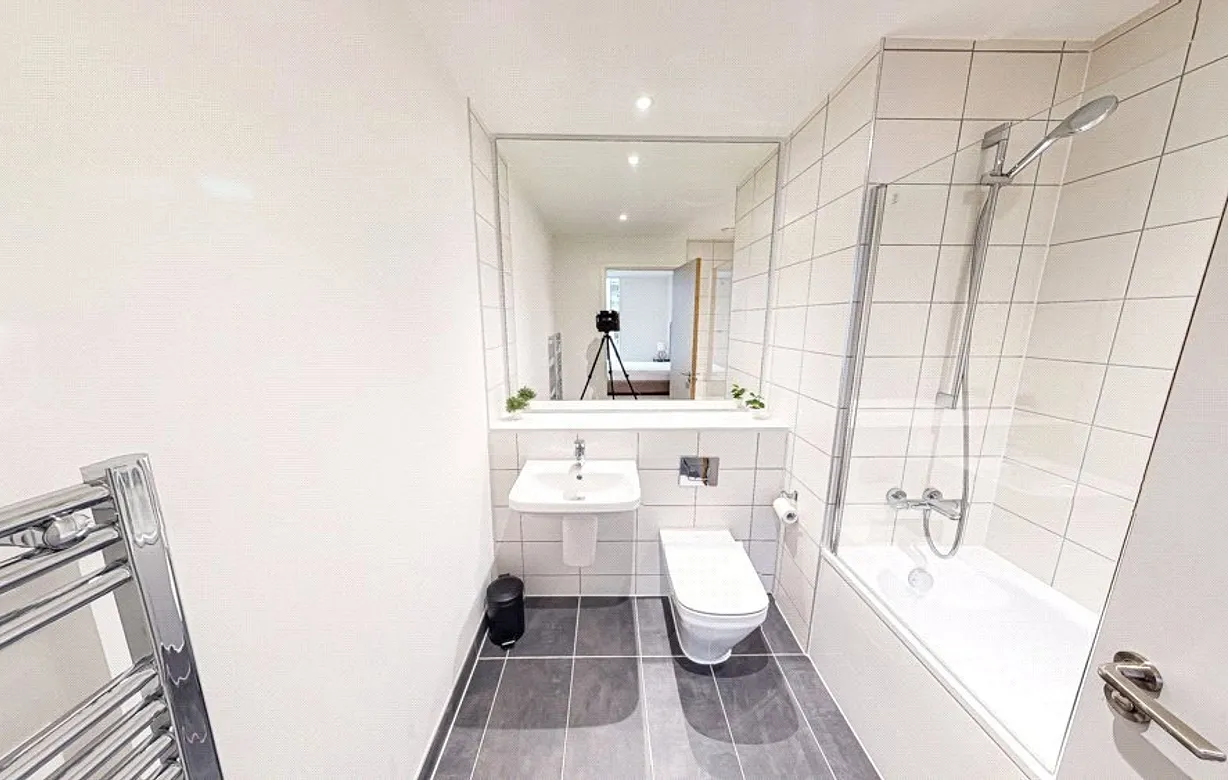 2 bedroom apartment to rent - Bentley Hurst