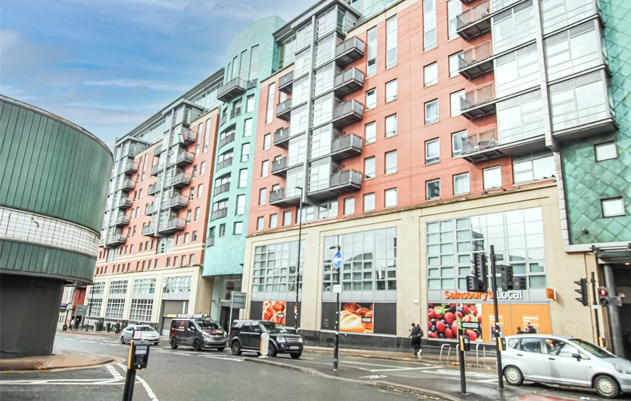 2 bedroom apartment to rent - Bentley Hurst