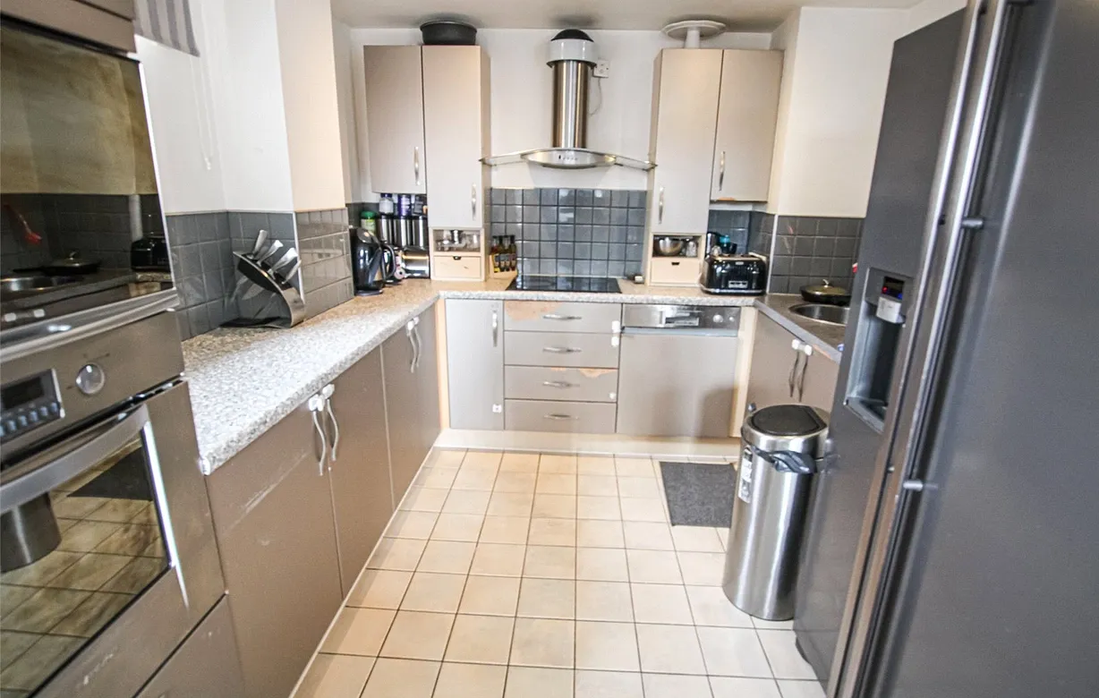 2 bedroom apartment to rent - Bentley Hurst