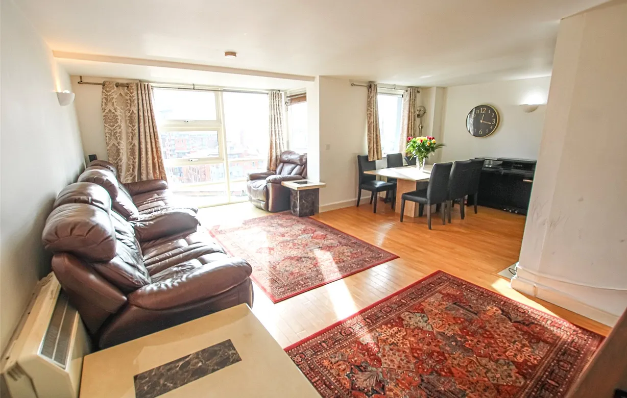 2 bedroom apartment to rent - Bentley Hurst