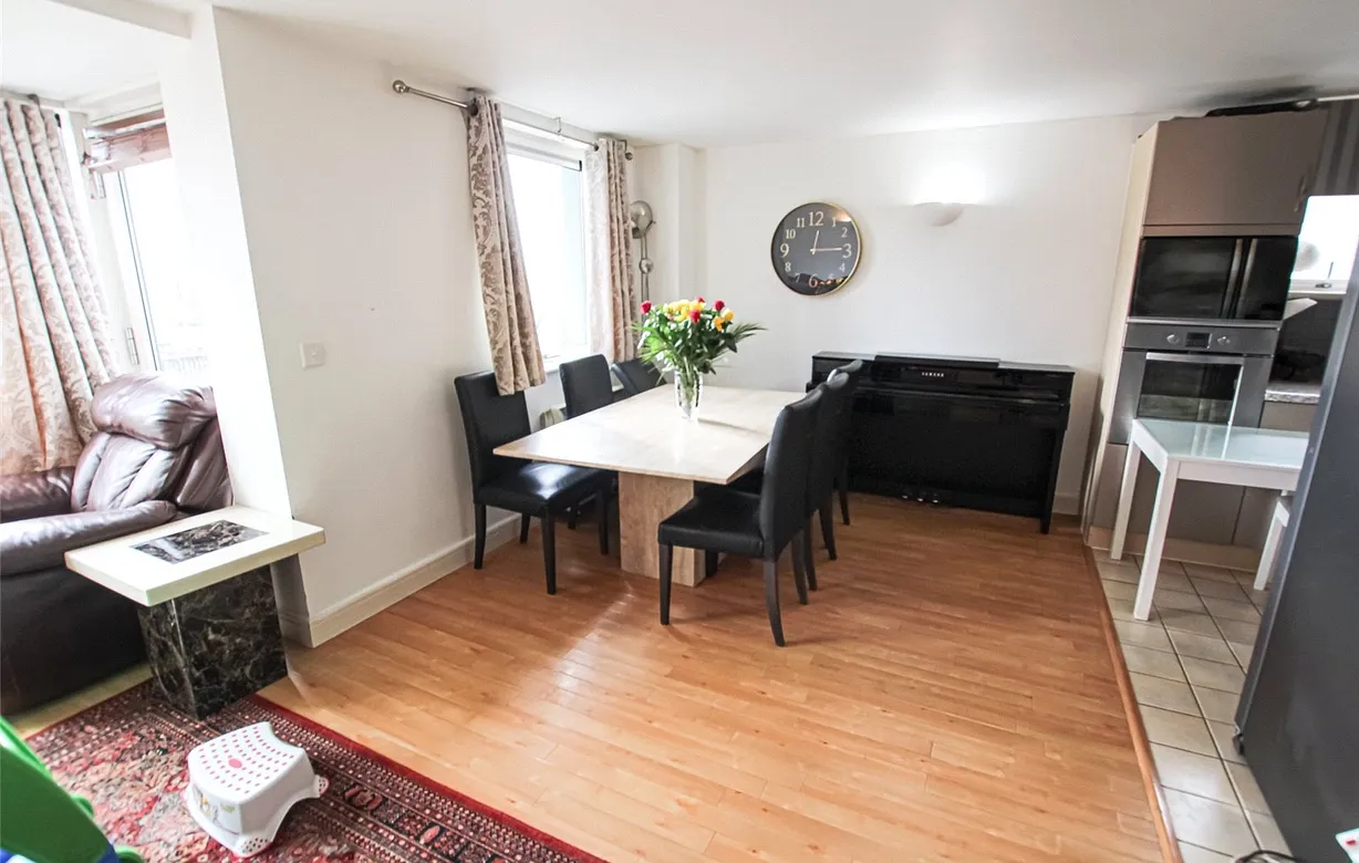 2 bedroom apartment to rent - Bentley Hurst