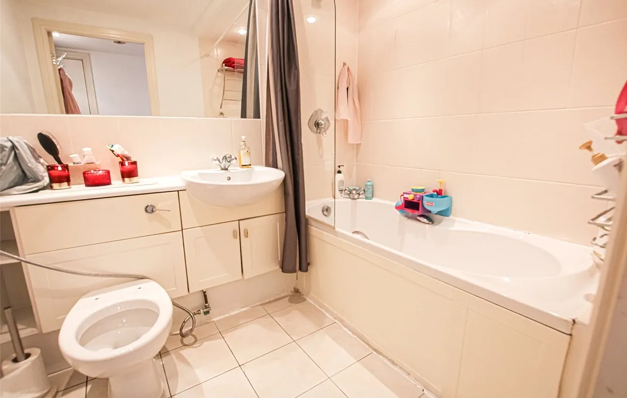 2 bedroom apartment to rent - Bentley Hurst