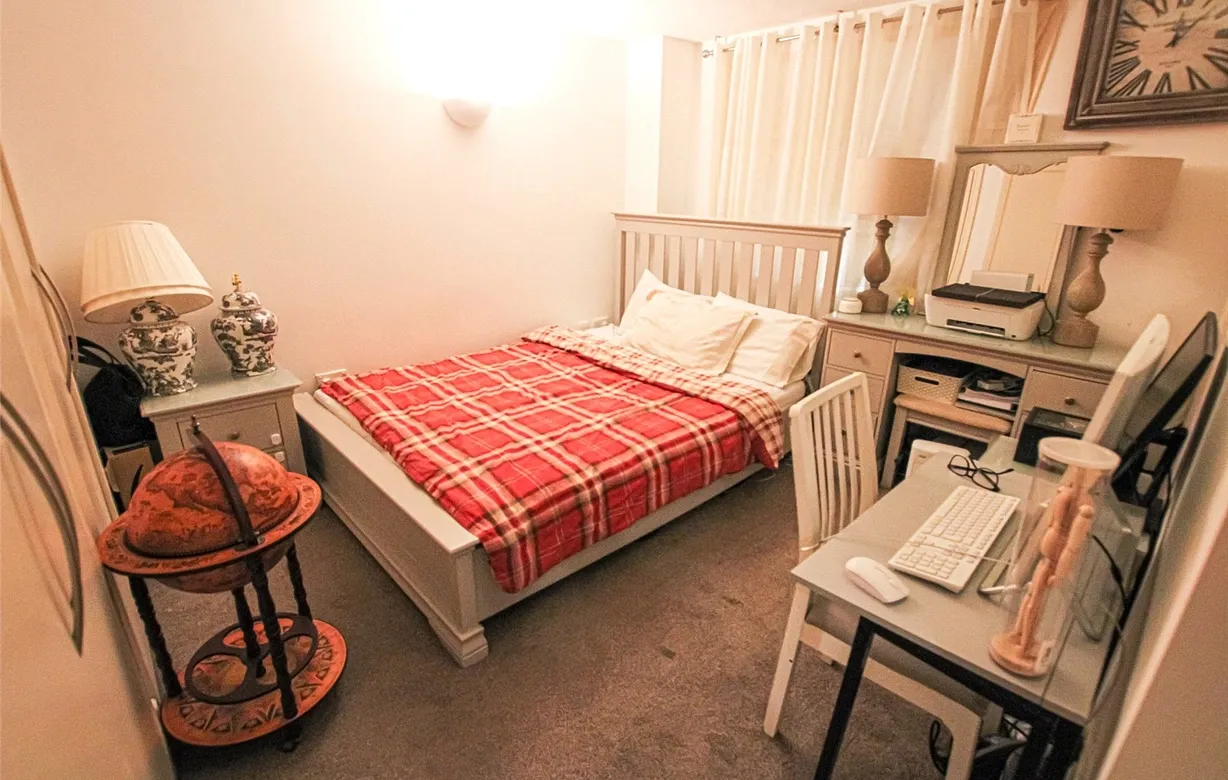 2 bedroom apartment to rent - Bentley Hurst