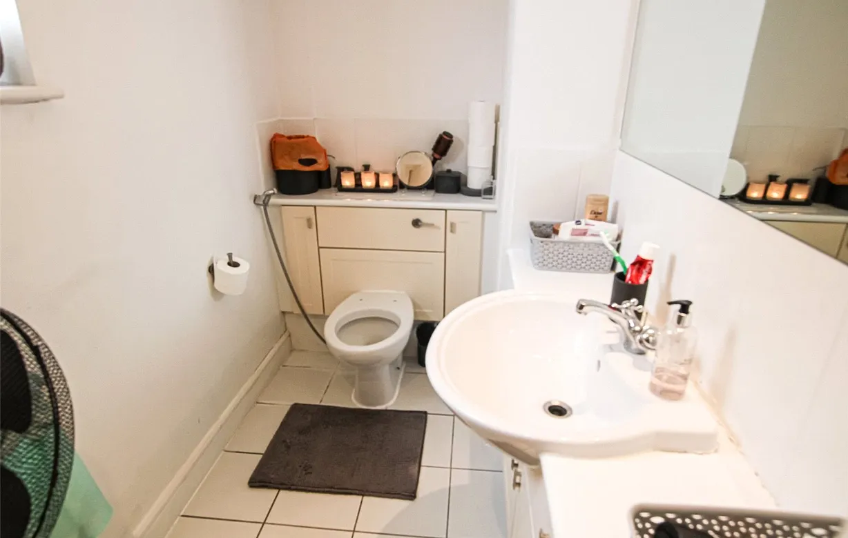 2 bedroom apartment to rent - Bentley Hurst
