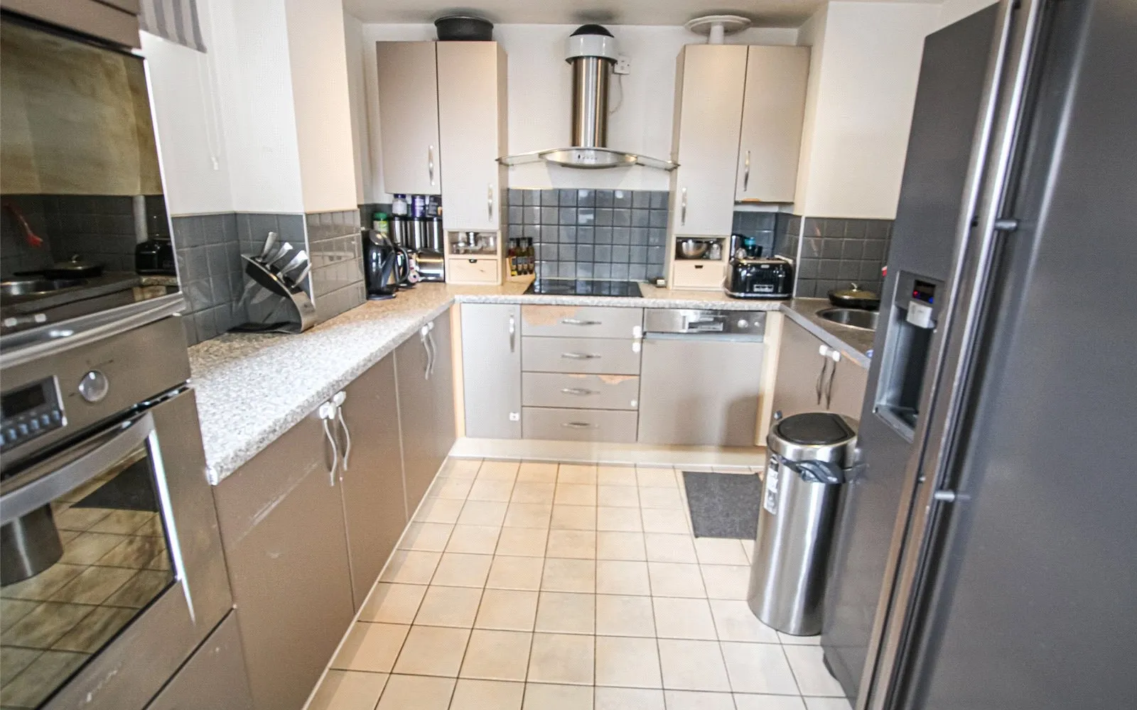 2 bedroom apartment to rent - Bentley Hurst