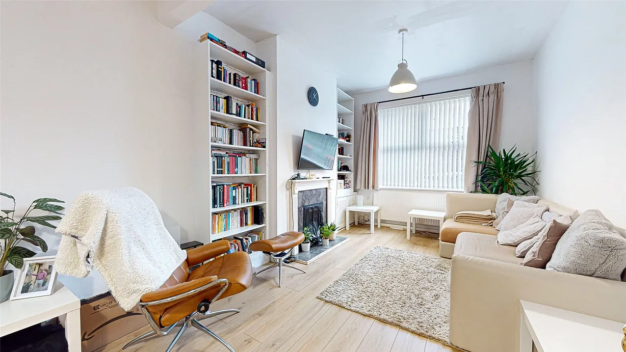 3 bedroom house for sale - Bentley Hurst