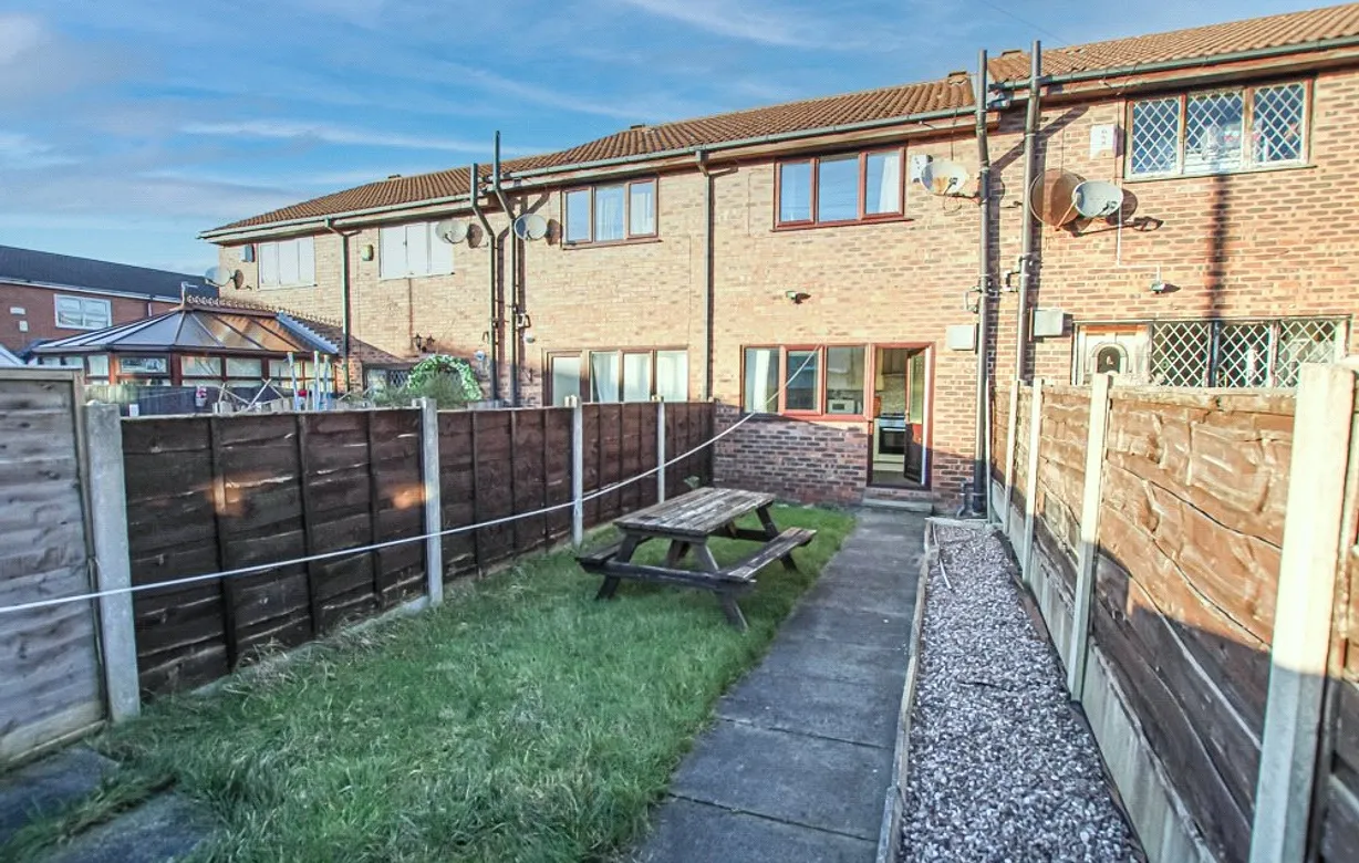 2 bedroom house for sale - Bentley Hurst