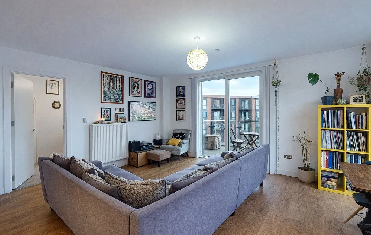 2 bedroom apartment for sale - Bentley Hurst
