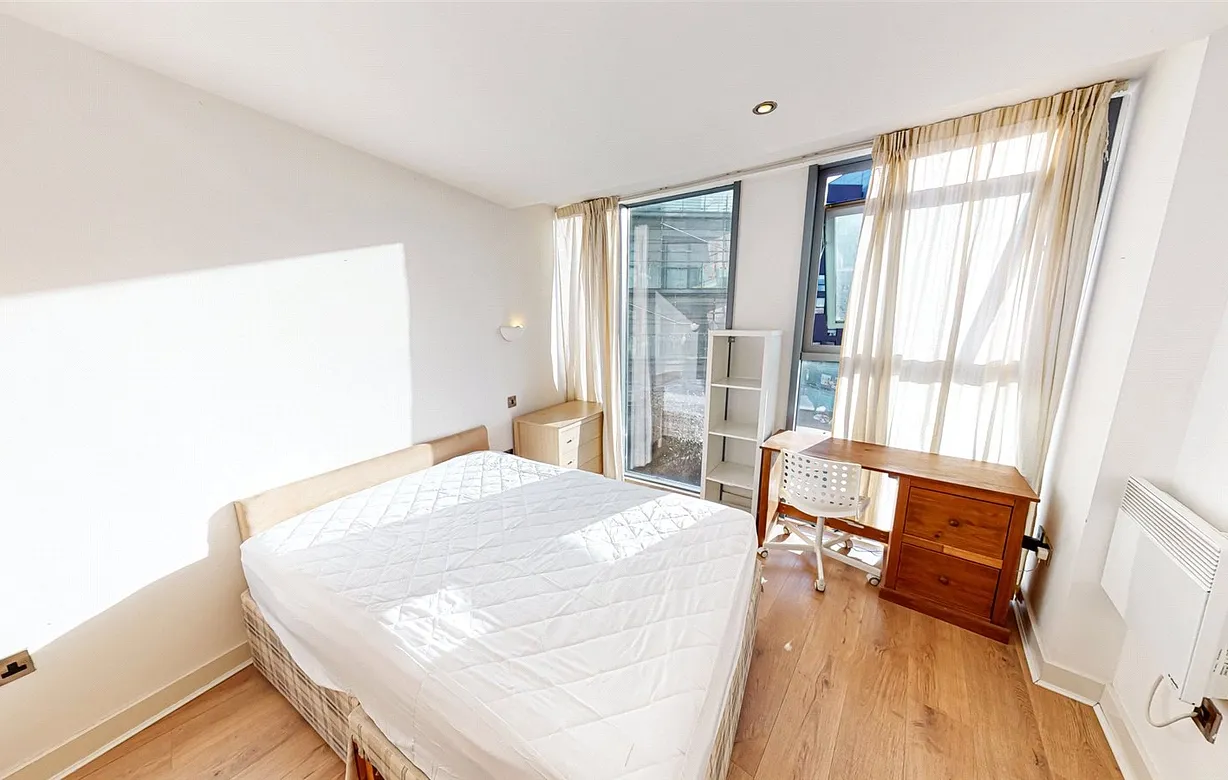 2 bedroom apartment to rent - Bentley Hurst