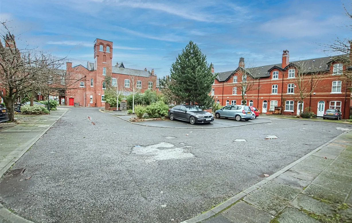 2 bedroom house for sale - Bentley Hurst