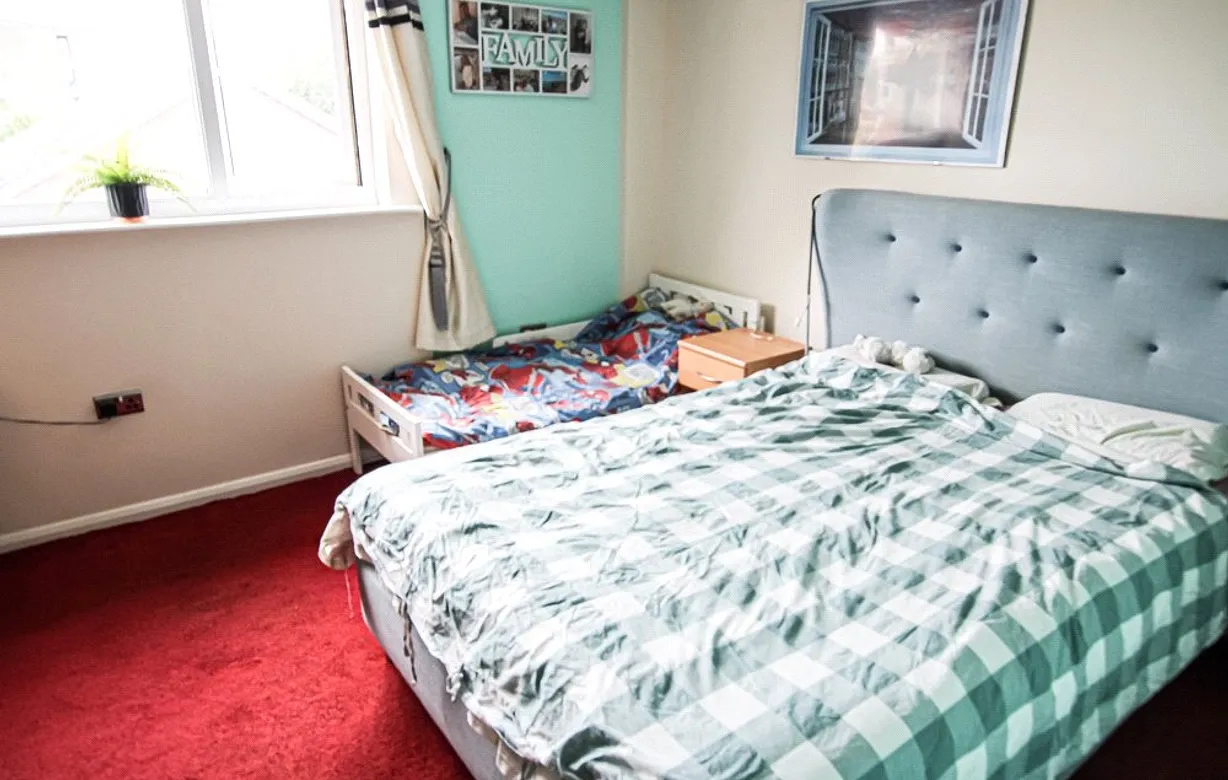 3 bedroom house for sale - Bentley Hurst