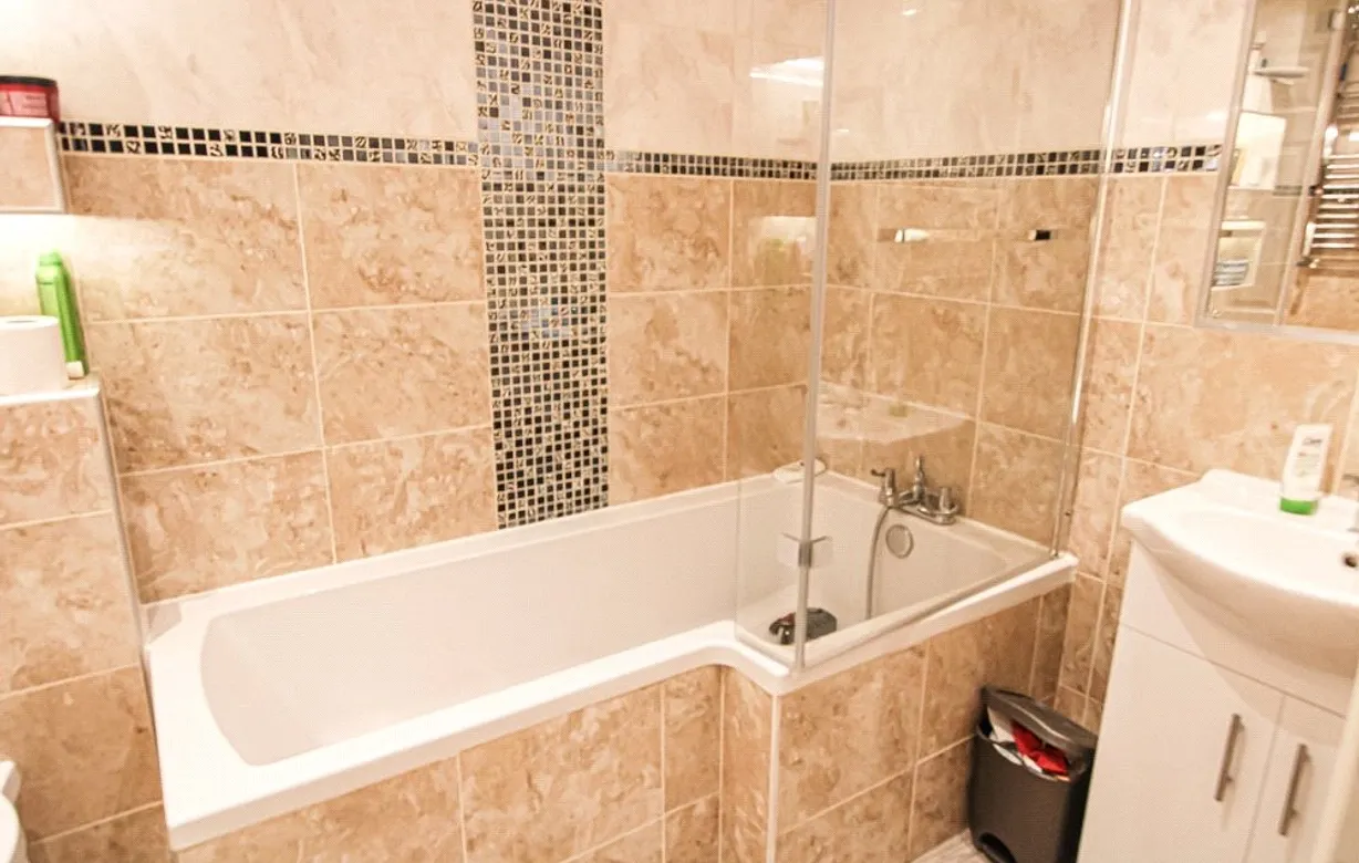 3 bedroom house for sale - Bentley Hurst