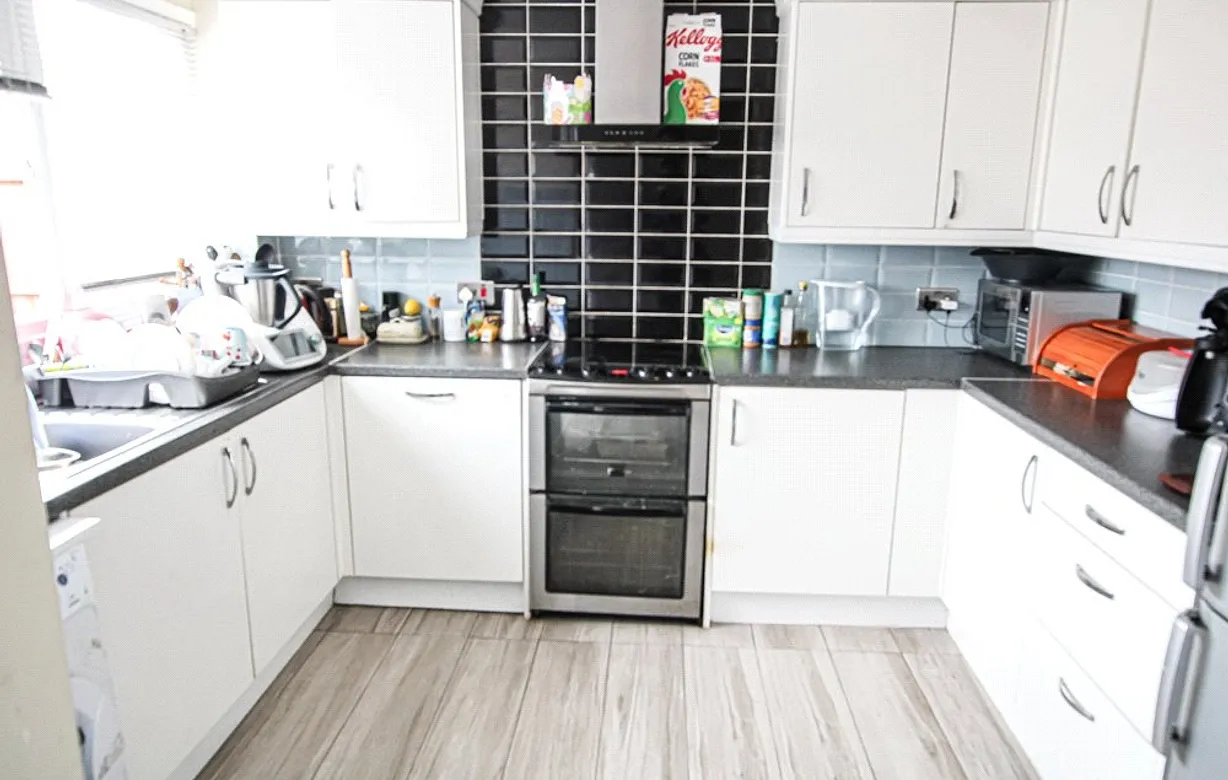 3 bedroom house for sale - Bentley Hurst