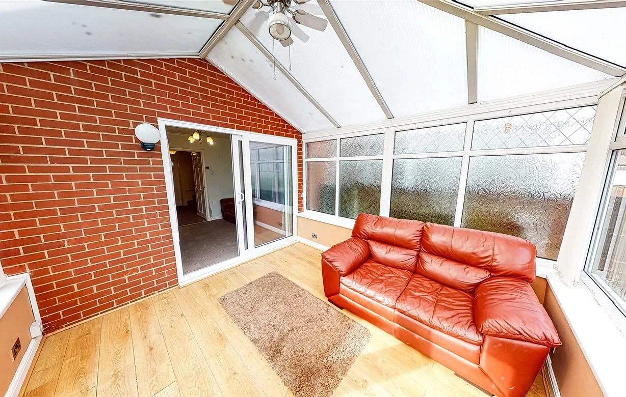 2 bedroom house for sale - Bentley Hurst