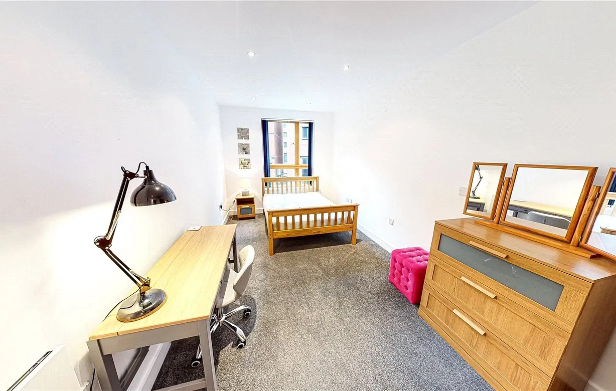 2 bedroom apartment to rent - Bentley Hurst