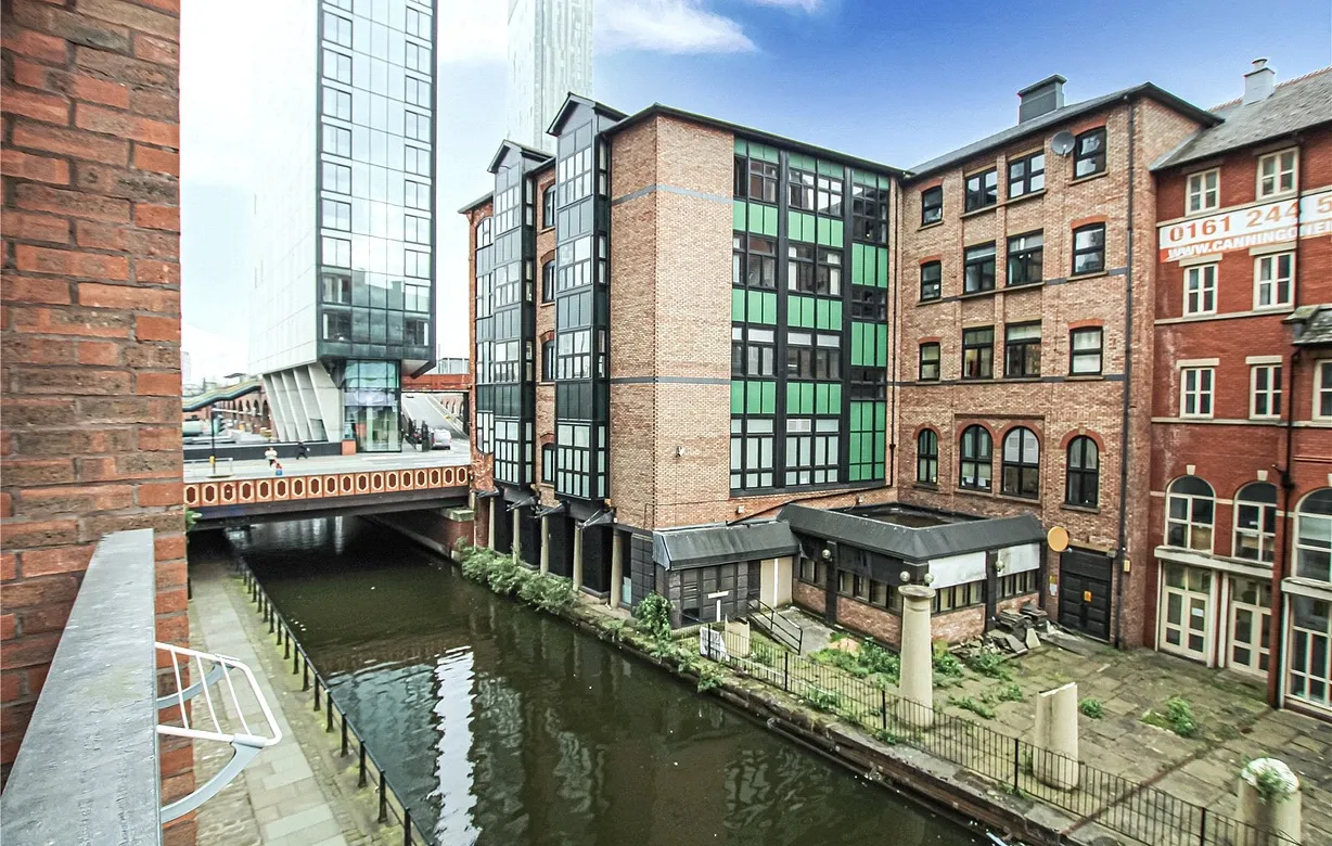 2 bedroom apartment to rent - Bentley Hurst