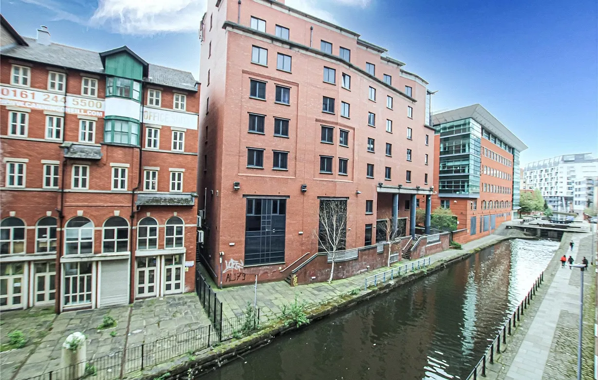 2 bedroom apartment to rent - Bentley Hurst
