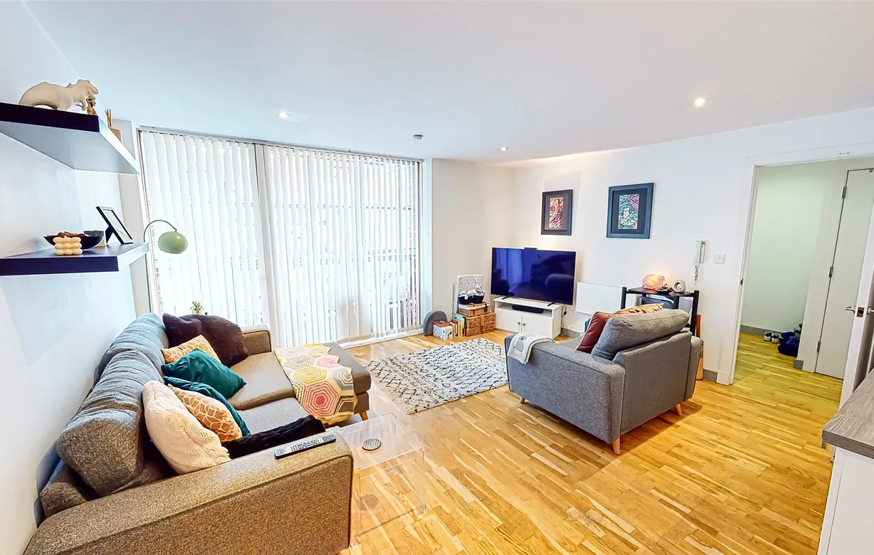 2 bedroom apartment to rent - Bentley Hurst