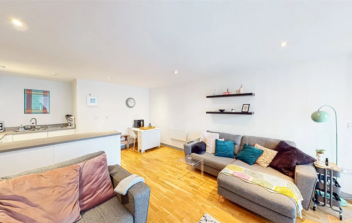 2 bedroom apartment to rent - Bentley Hurst