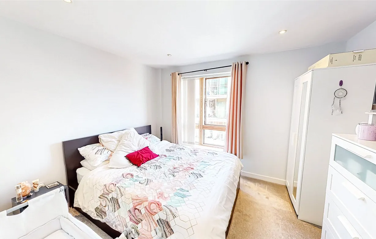2 bedroom apartment to rent - Bentley Hurst