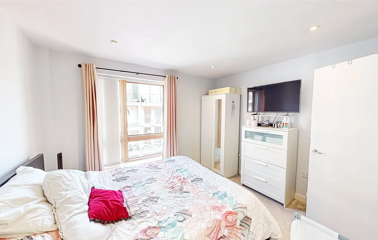 2 bedroom apartment to rent - Bentley Hurst