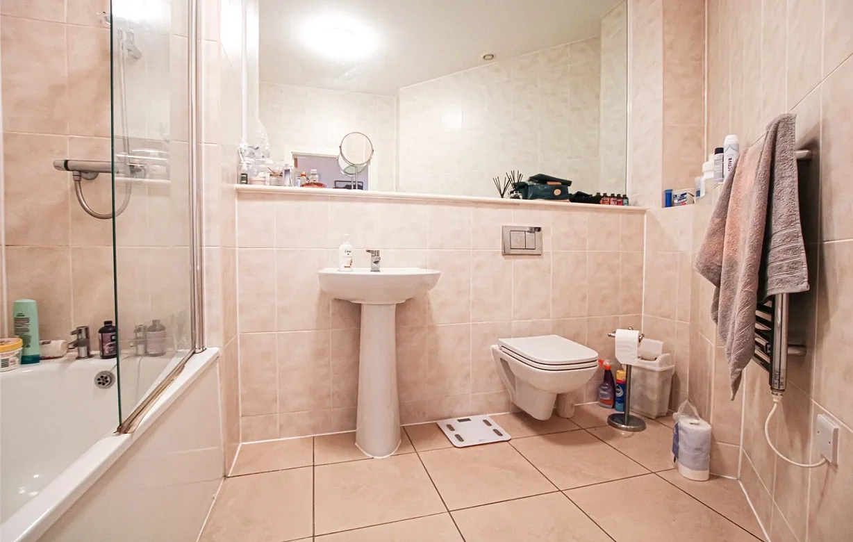 2 bedroom apartment to rent - Bentley Hurst