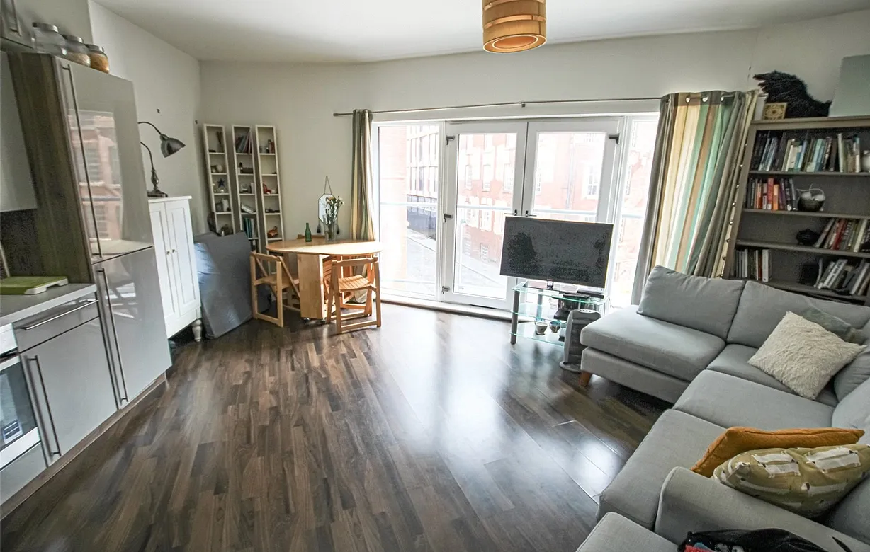 2 bedroom apartment to rent - Bentley Hurst