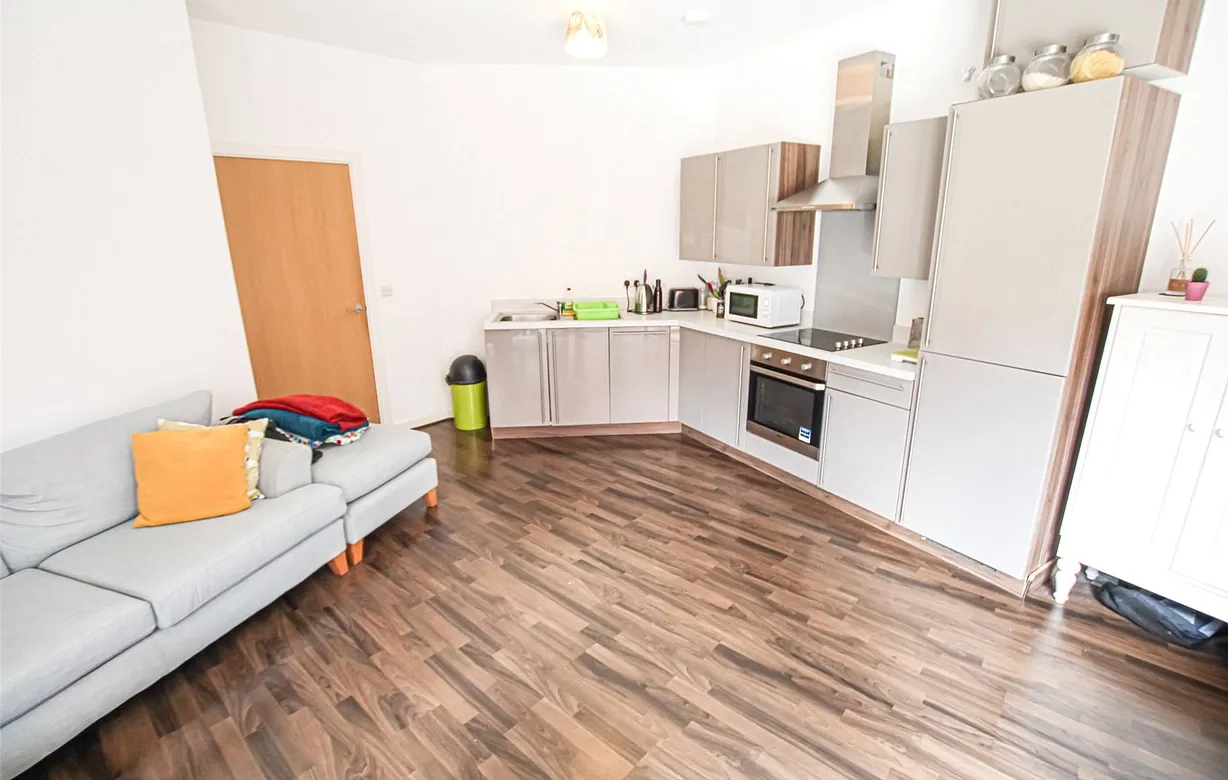 2 bedroom apartment to rent - Bentley Hurst