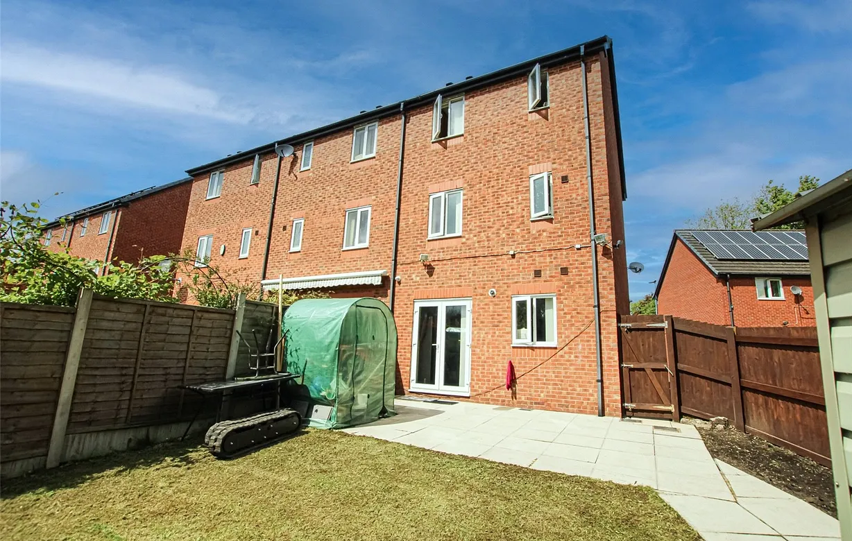 4 bedroom house for sale - Bentley Hurst