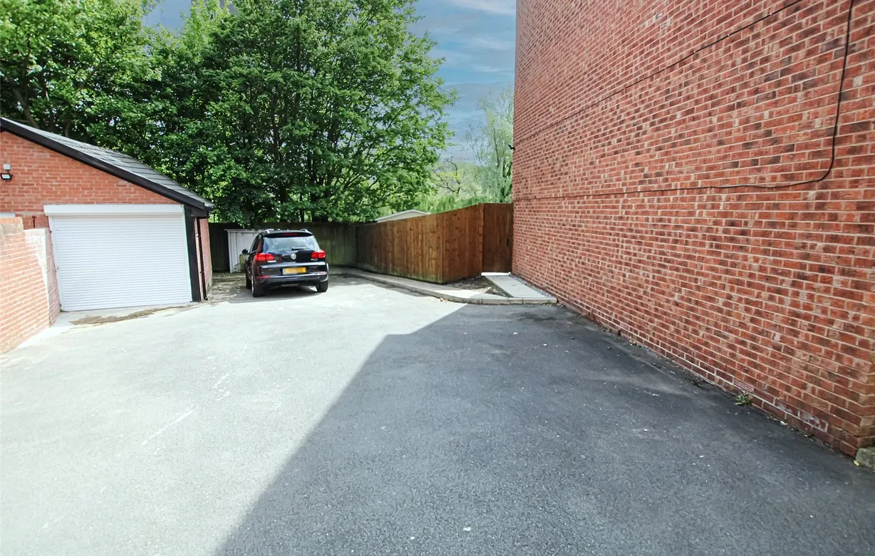 4 bedroom house for sale - Bentley Hurst