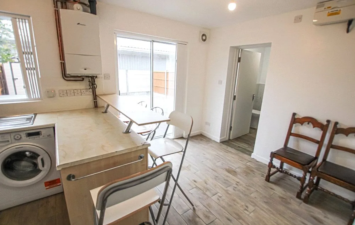 4 bedroom house to rent - Bentley Hurst