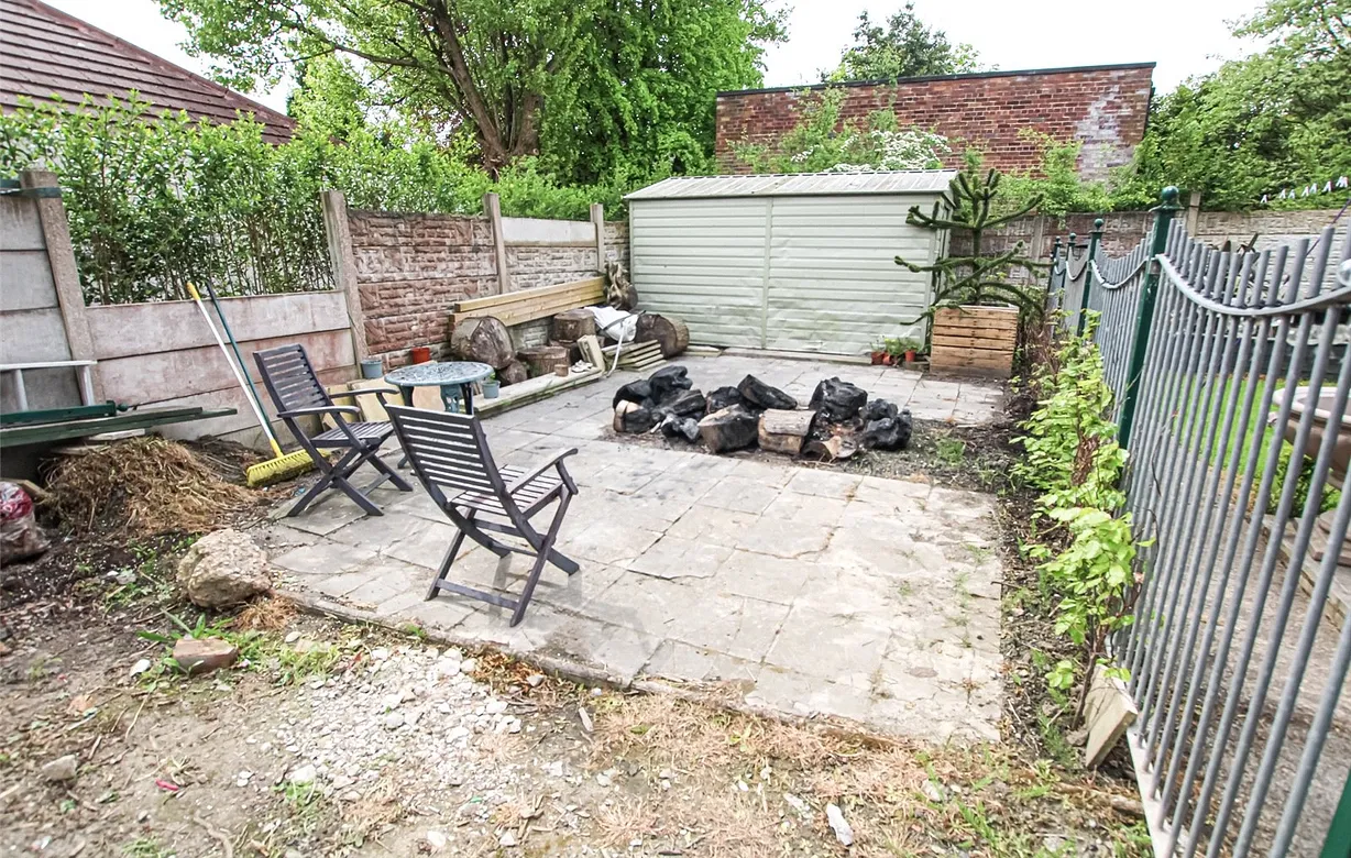 2 bedroom house for sale - Bentley Hurst