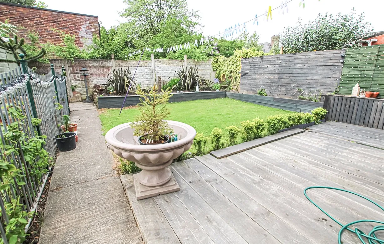 2 bedroom house for sale - Bentley Hurst