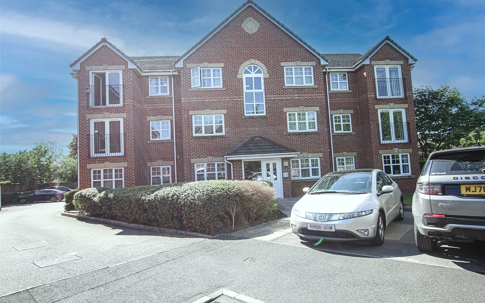 2 bedroom apartment for sale - Bentley Hurst