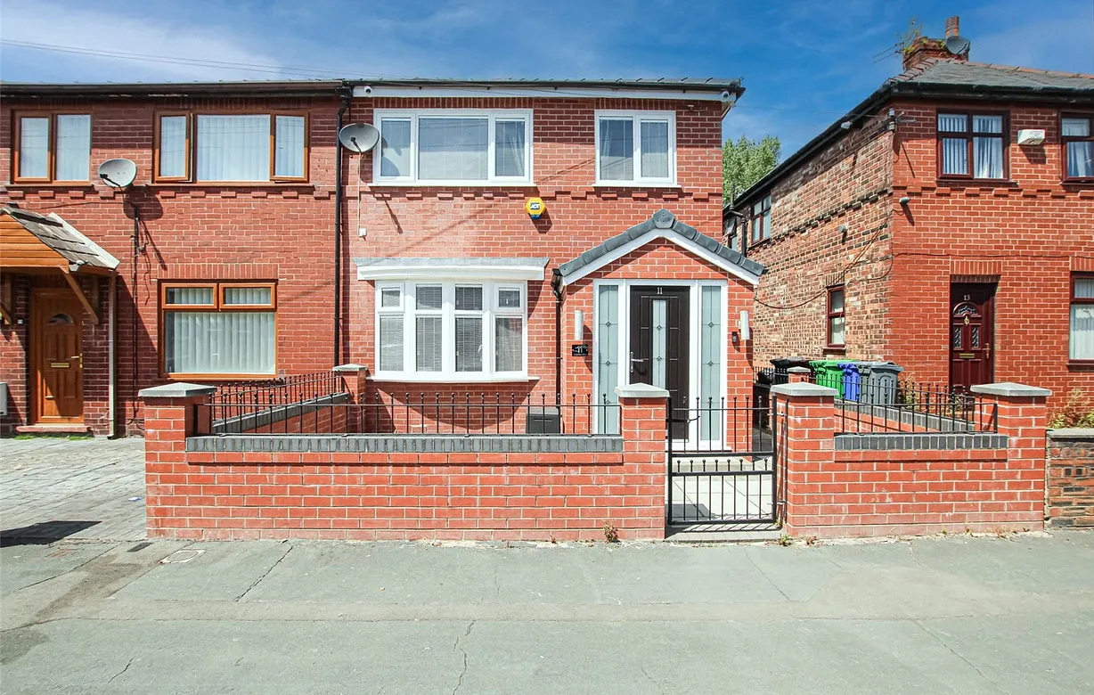 3 bedroom house for sale - Bentley Hurst