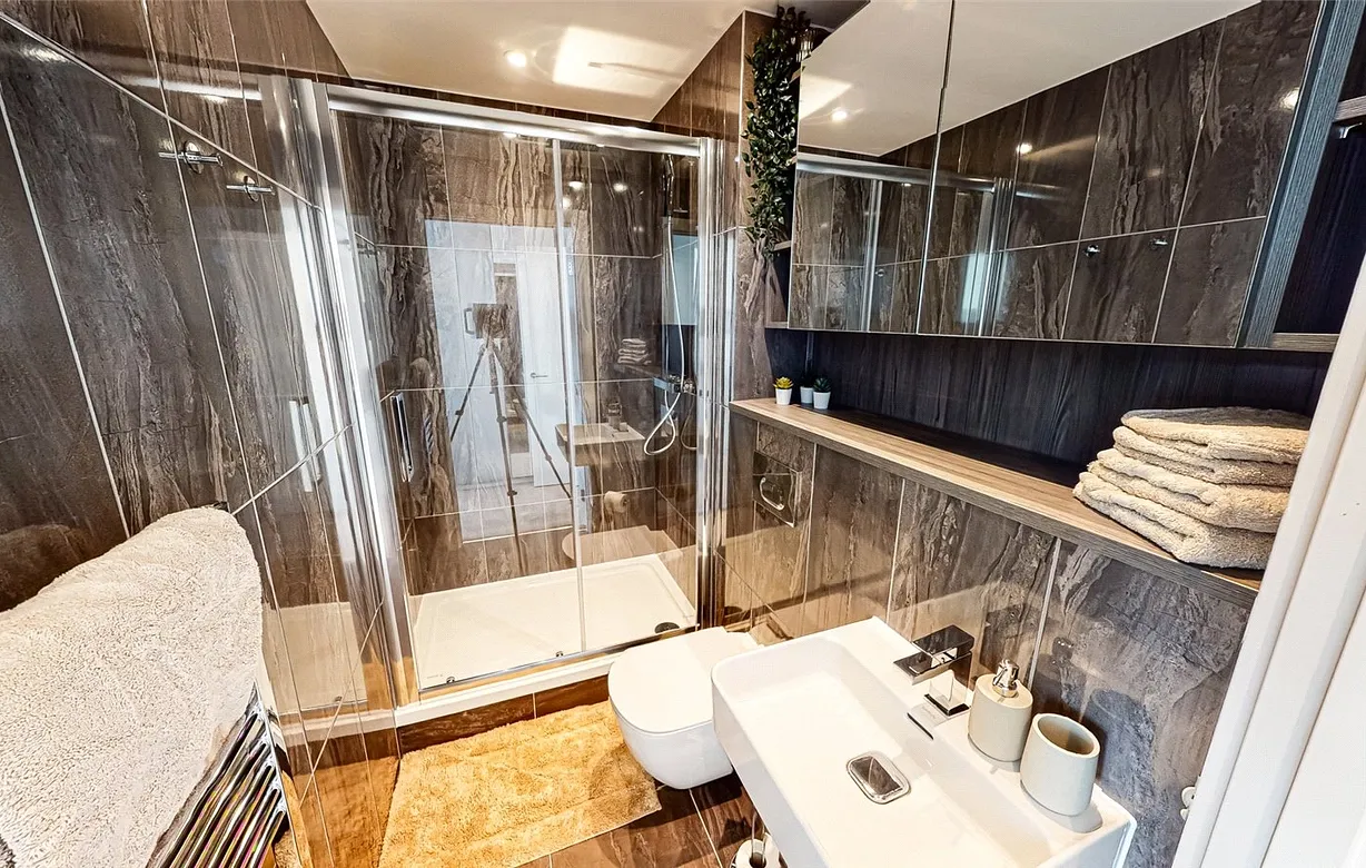 2 bedroom apartment to rent - Bentley Hurst