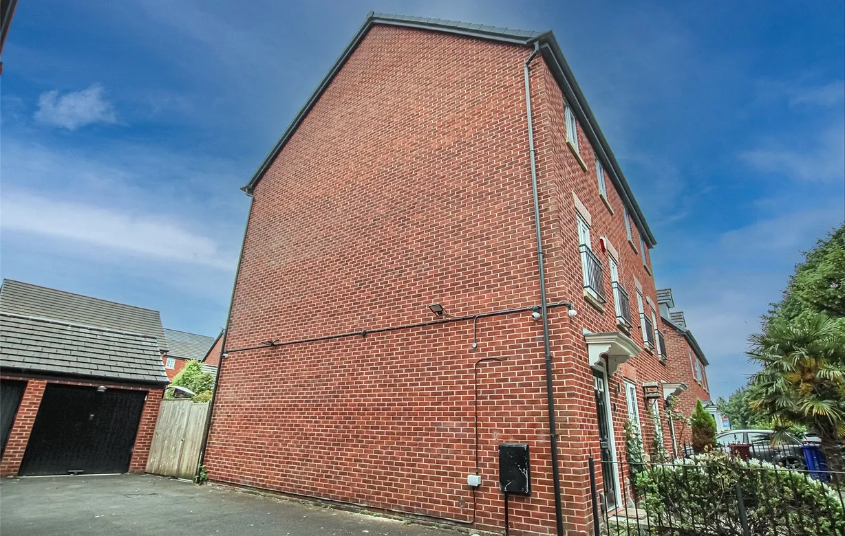 4 bedroom house for sale - Bentley Hurst