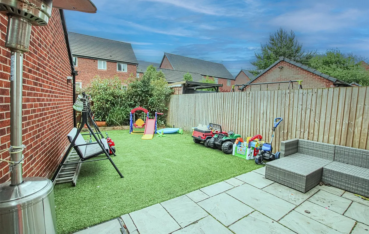 4 bedroom house for sale - Bentley Hurst