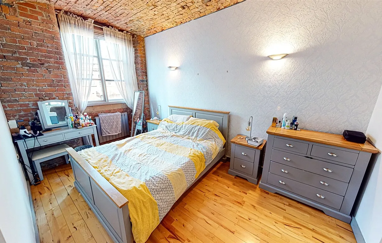 2 bedroom apartment to rent - Bentley Hurst