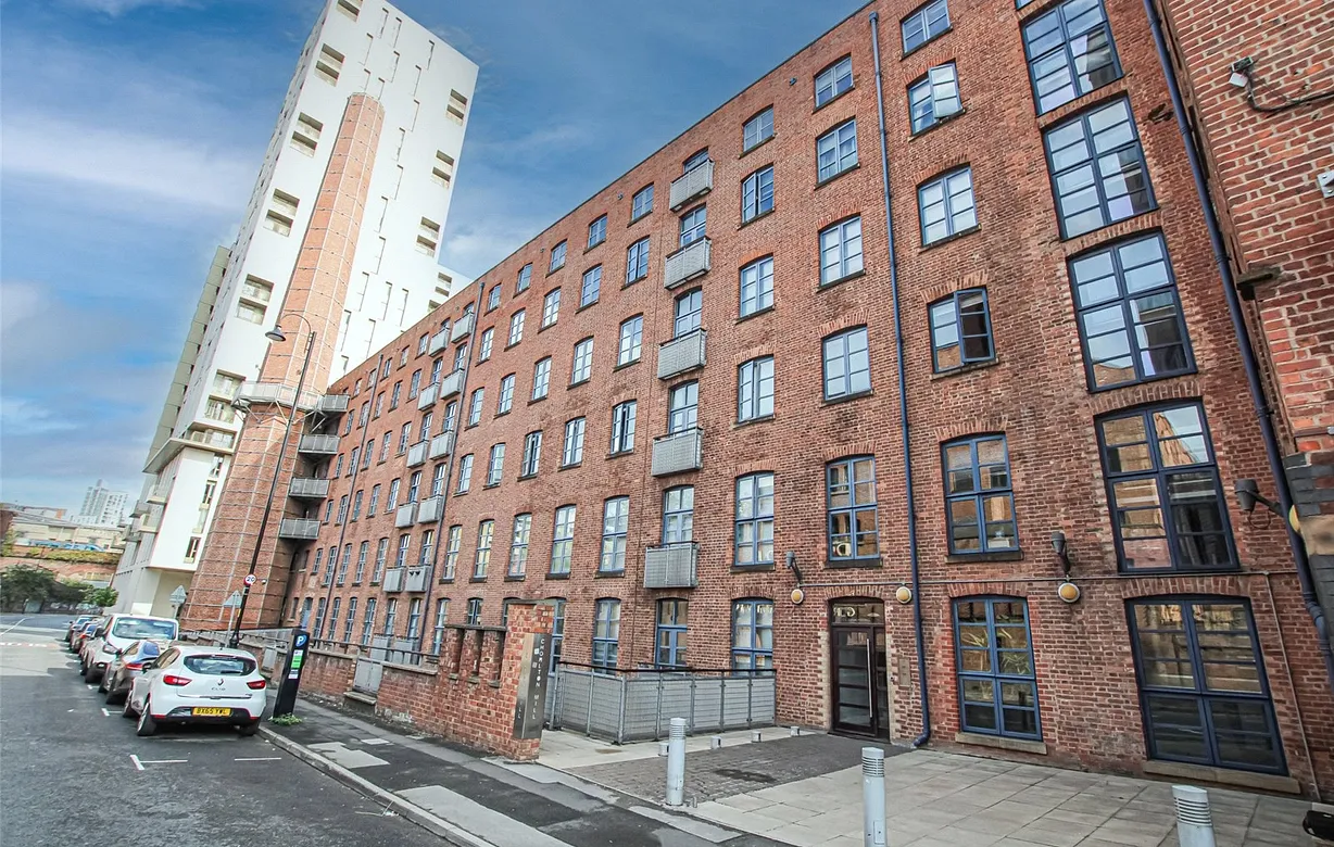 2 bedroom apartment to rent - Bentley Hurst