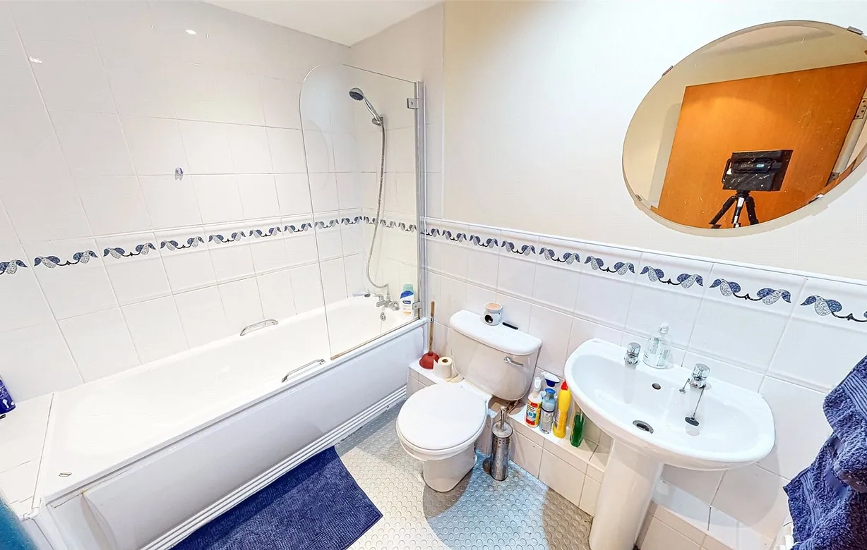2 bedroom apartment to rent - Bentley Hurst