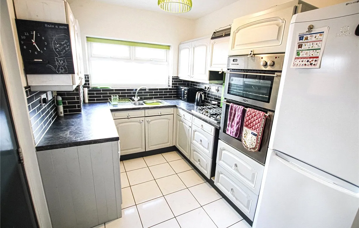 3 bedroom house to rent - Bentley Hurst