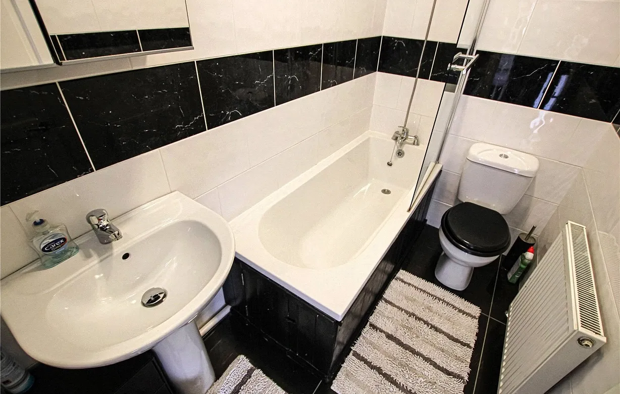 3 bedroom house to rent - Bentley Hurst