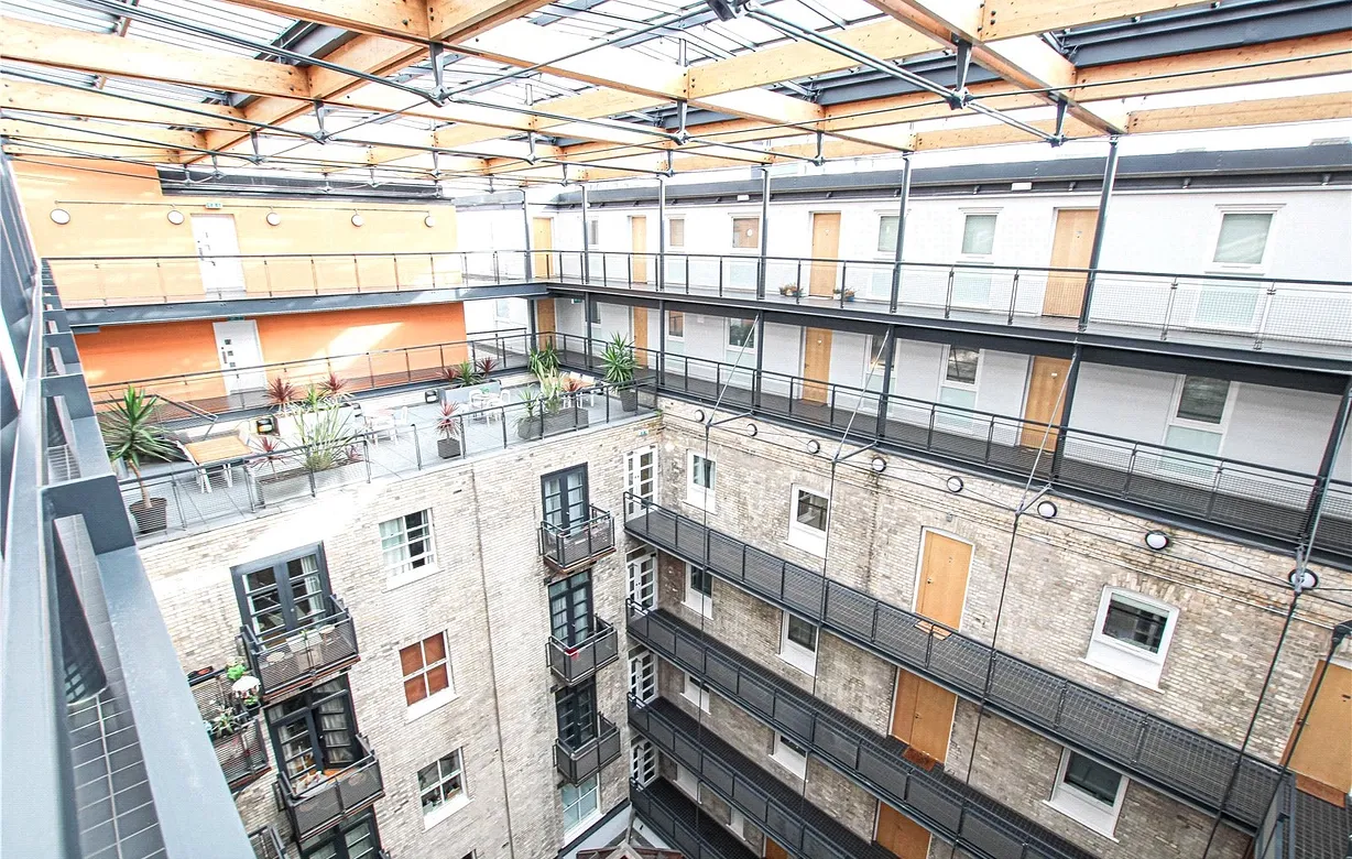 2 bedroom apartment to rent - Bentley Hurst