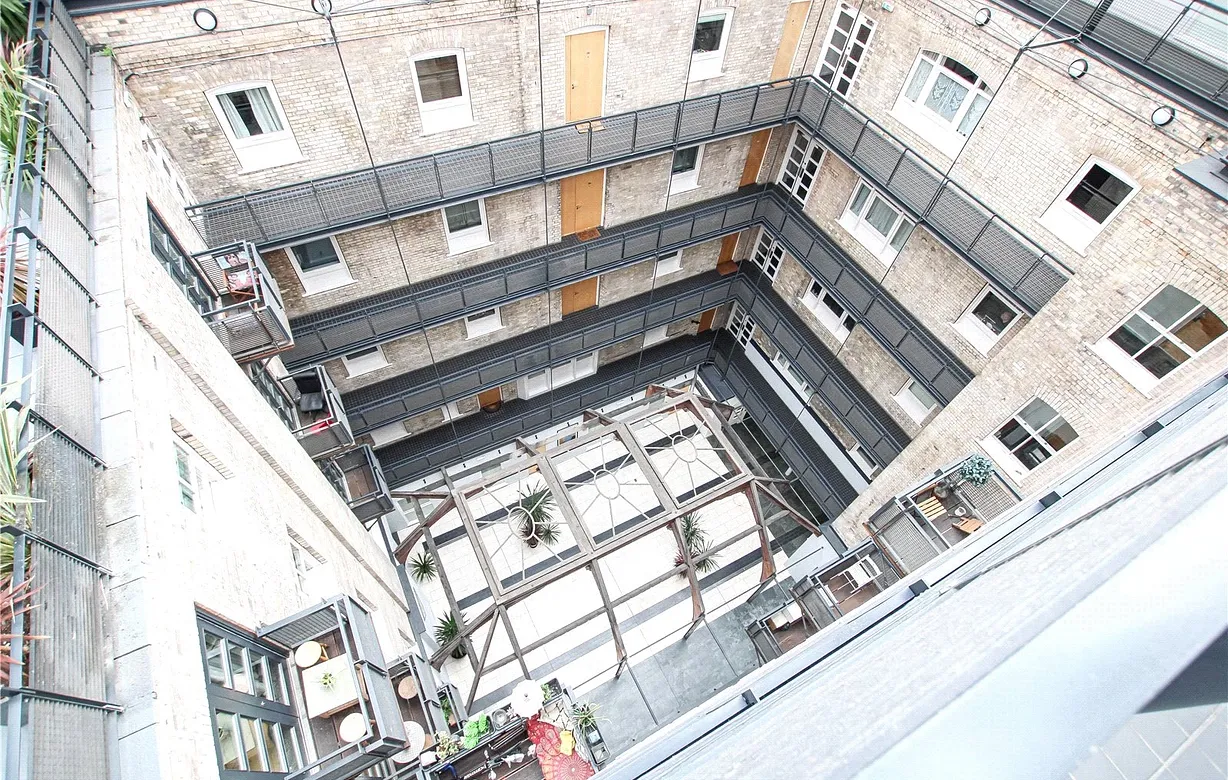 2 bedroom apartment to rent - Bentley Hurst