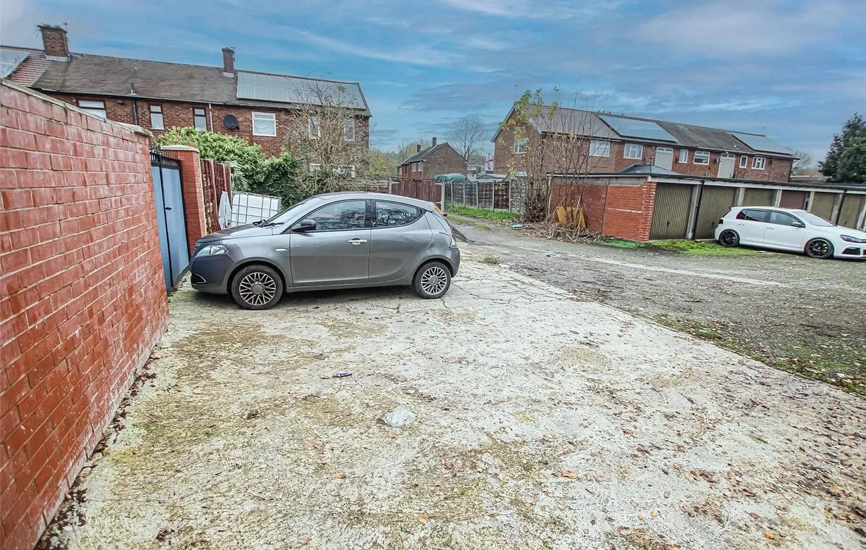 2 bedroom house to rent - Bentley Hurst