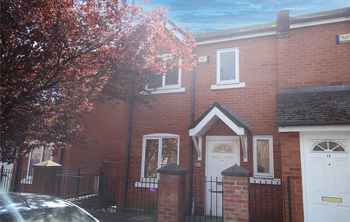 3 bedroom house for sale - Bentley Hurst