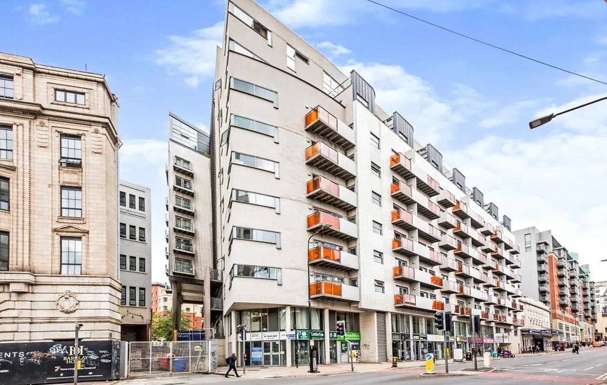 2 bedroom apartment to rent - Bentley Hurst